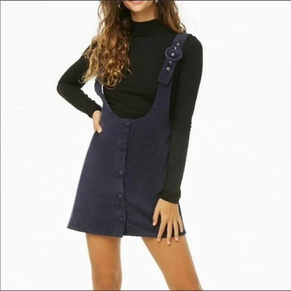 ✨ Black button up mini dress with buckle straps✨
